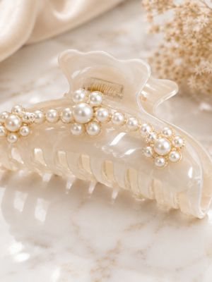 Blossom Pearl Claw Clip